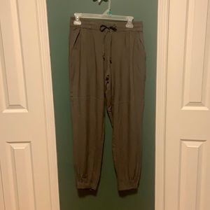 Olive smart joggers